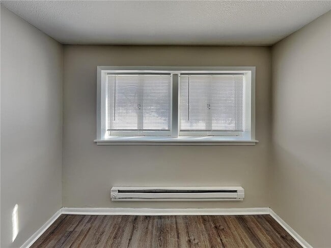 Building Photo - 13516 Grand Ave