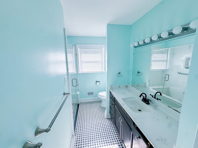 Building Photo - 13 Owens Rd