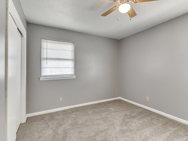 Building Photo - 316 W Bass Ave