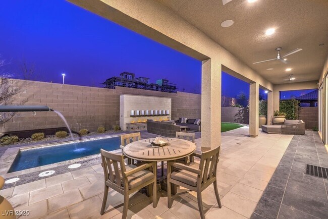 Building Photo - 2542 Strathmill Ave