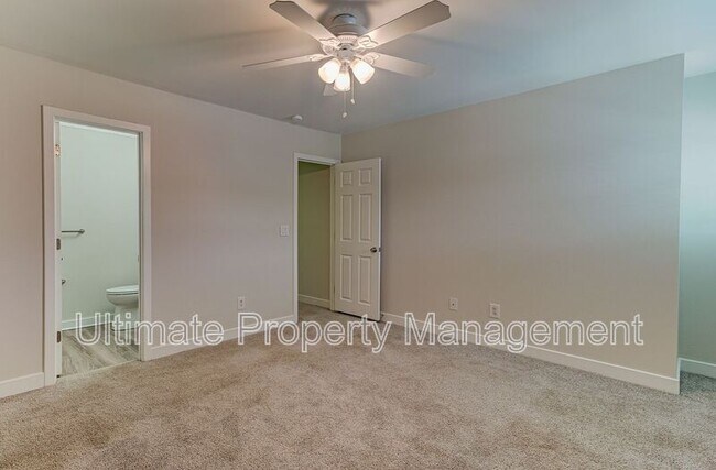 Building Photo - 1705 S 41st St
