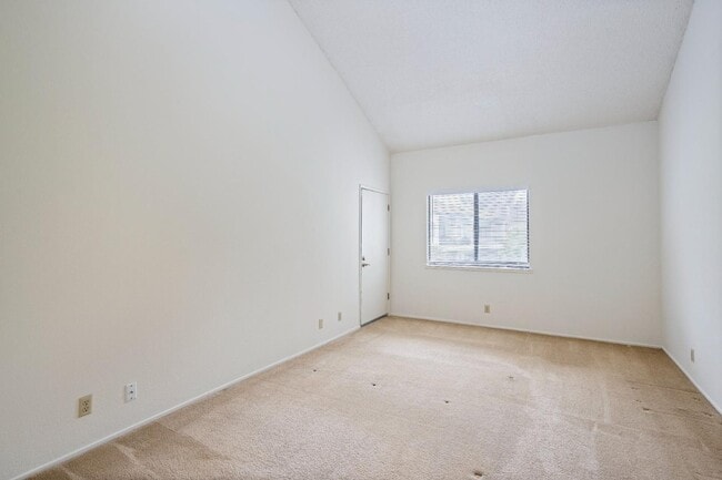 Building Photo - 4685 Albany Cir