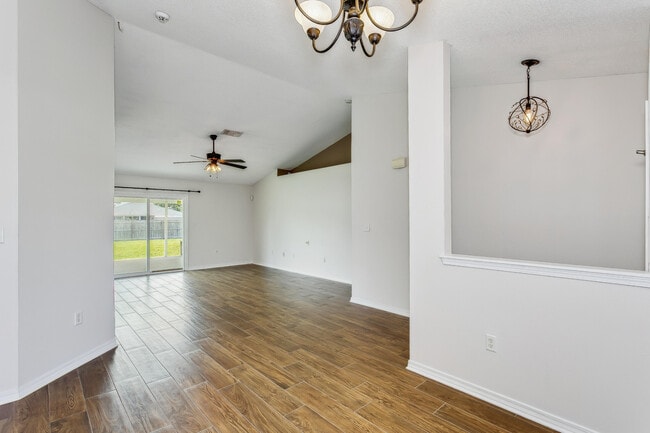 Building Photo - 2208 Seascale Ct