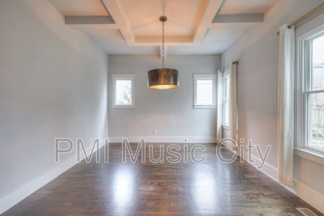 Building Photo - 1537B Battlefield Dr