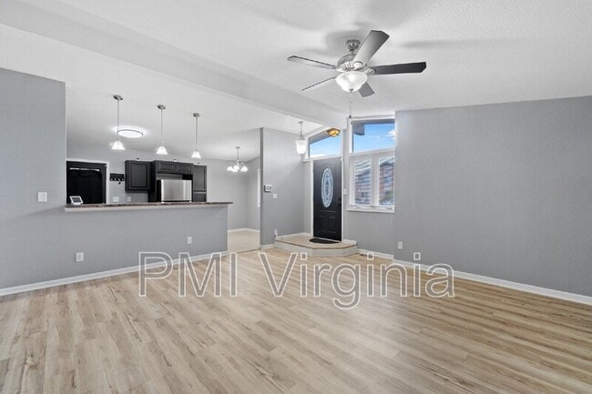 Building Photo - 1021 Mineola Dr