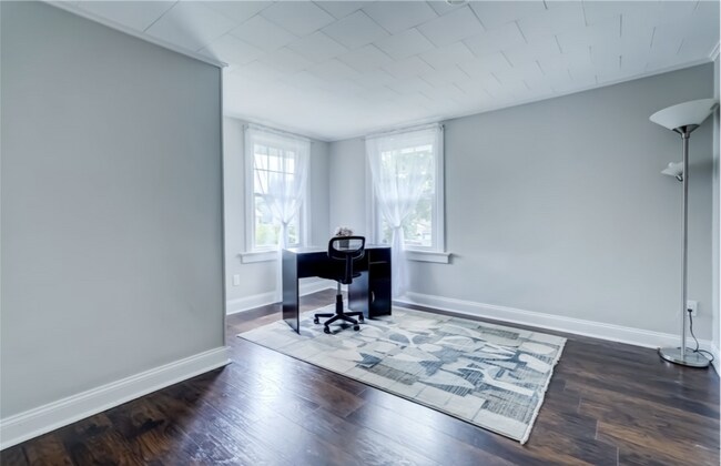 Building Photo - 138 Cherry Rd