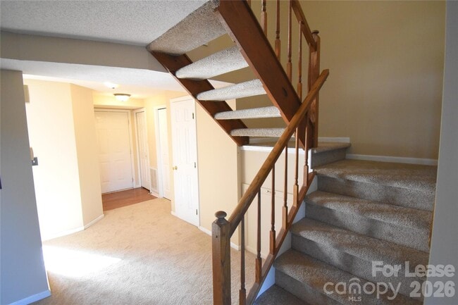 Building Photo - 108 Water Oak Dr