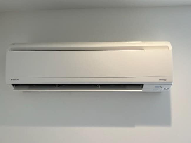 Building Photo - NEWER 3/2 Construction in Eureka! Beautiful homes