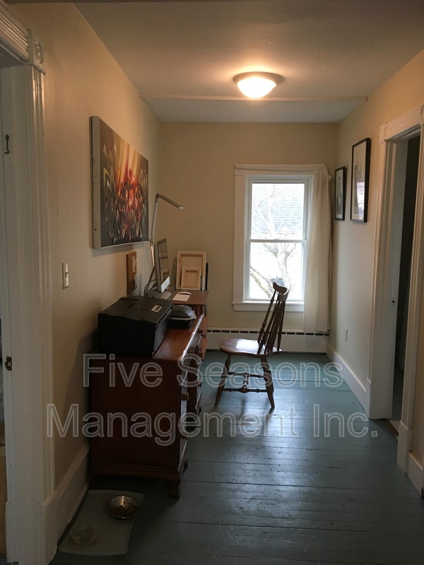 Building Photo - 7 Champlain Pl
