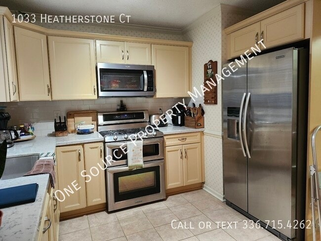 Building Photo - 1033 Heatherstone Ct
