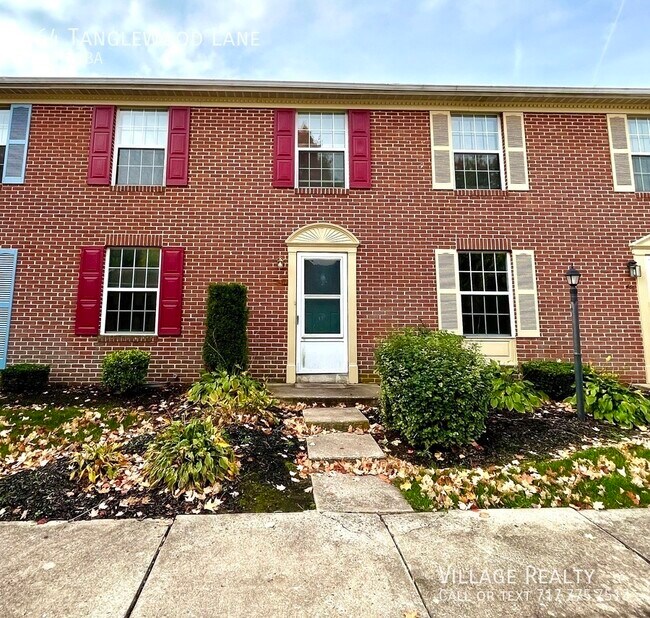 Spacious 2BR Townhome in Dallastown Schoo... 464 Tanglewood Ln