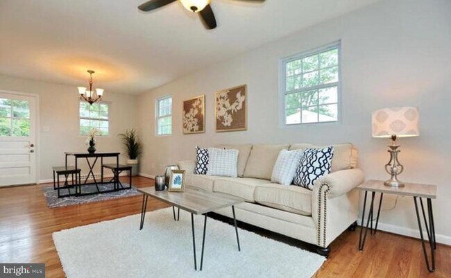 Building Photo - 2609 Dakota St