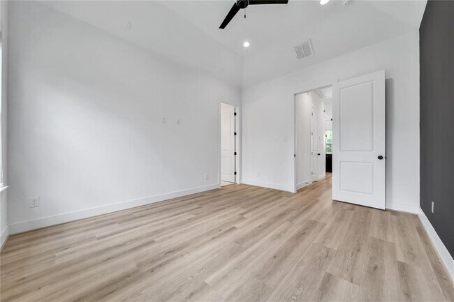 Building Photo - 1506 Ryon St