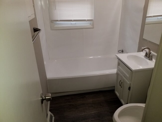 Building Photo - NO SECURITY DEPOSIT for OCTOBER MOVE IN! A...
