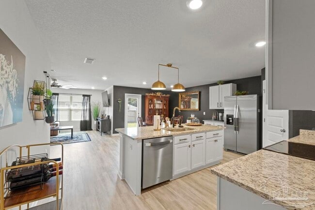 Building Photo - 9336 Tara Cir