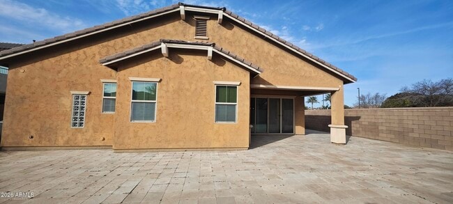 Building Photo - 401 E Torrey Pines Pl