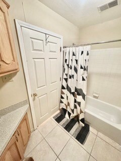 Building Photo - 3980 Lakewood Cove