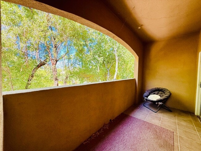 Building Photo - Enjoy resort-style living in this stylish ...