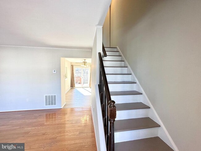 Building Photo - 402 Carousel Ct