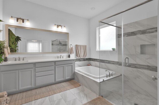 Building Photo - 2807 Kingly Pne Trl