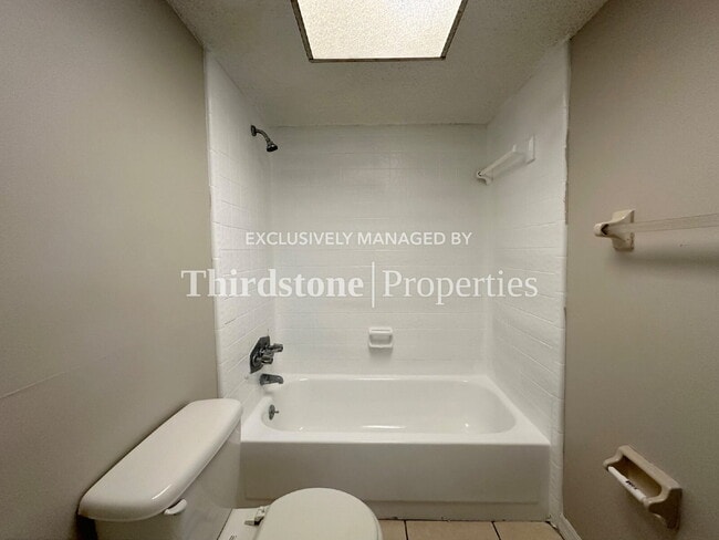 Building Photo - 5143 Indian Lakes Ct