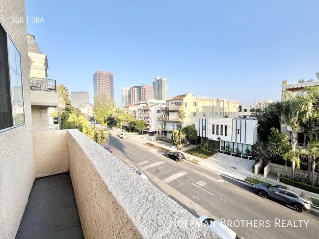 Building Photo - 11933 Goshen Ave, Los Angeles, 90049