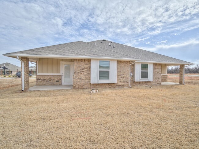 Building Photo - 5821 Goldfinger Rd