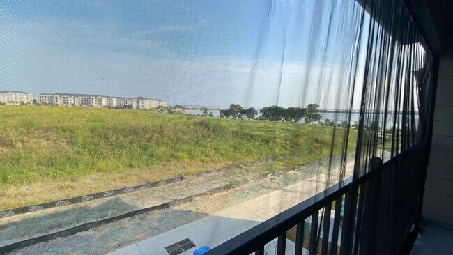 Building Photo - 2008 Naples Dr