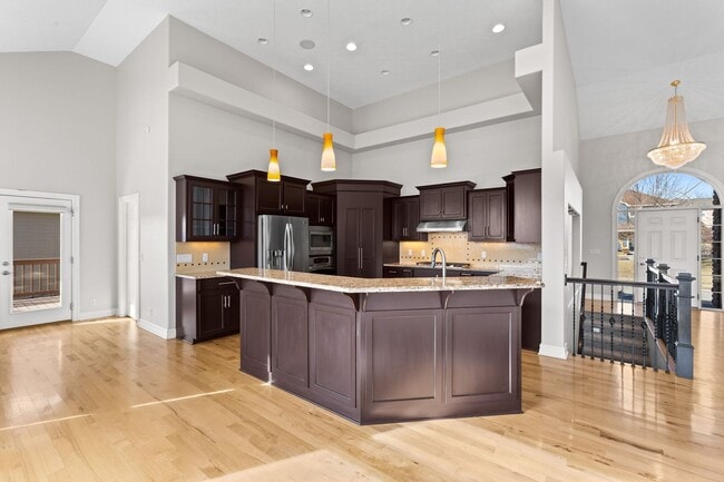 Building Photo - Stunning 4 bedroom Ranch in Elkhorn