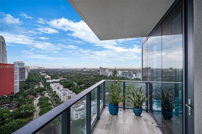 Building Photo - 1451 Brickell Ave