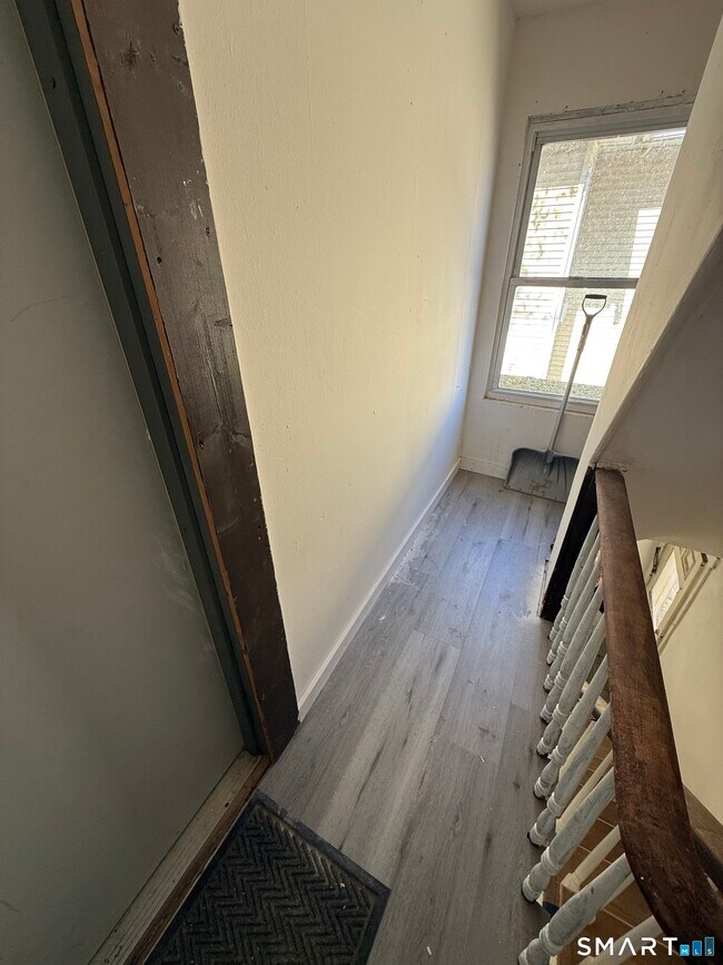 Building Photo - 33 Olive St