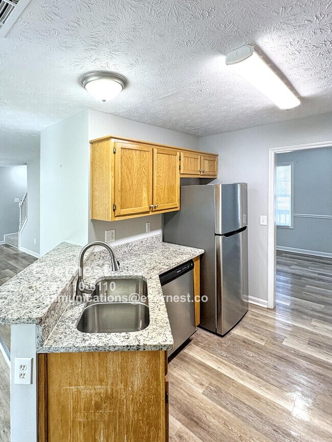Building Photo - 1605 Brook Ln