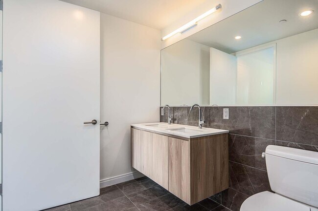 Building Photo - 255 BRUNSWICK Ave