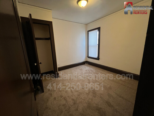 Building Photo - 2742 N 40th St