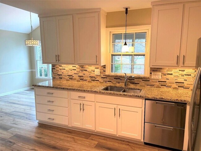 Building Photo - 1150 Falstaff Dr