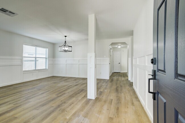 Building Photo - 3203 Wheatmeadow Ct