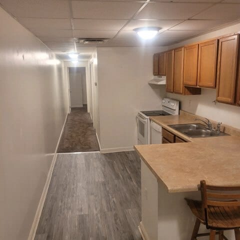 Building Photo - 628 Midland Ave