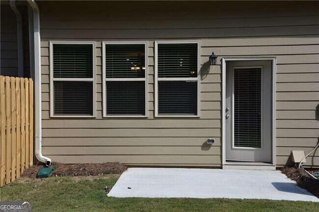 Building Photo - 2450 Laurel Gate Ln