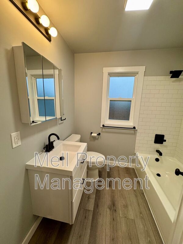 Building Photo - 1927 Stevens Street