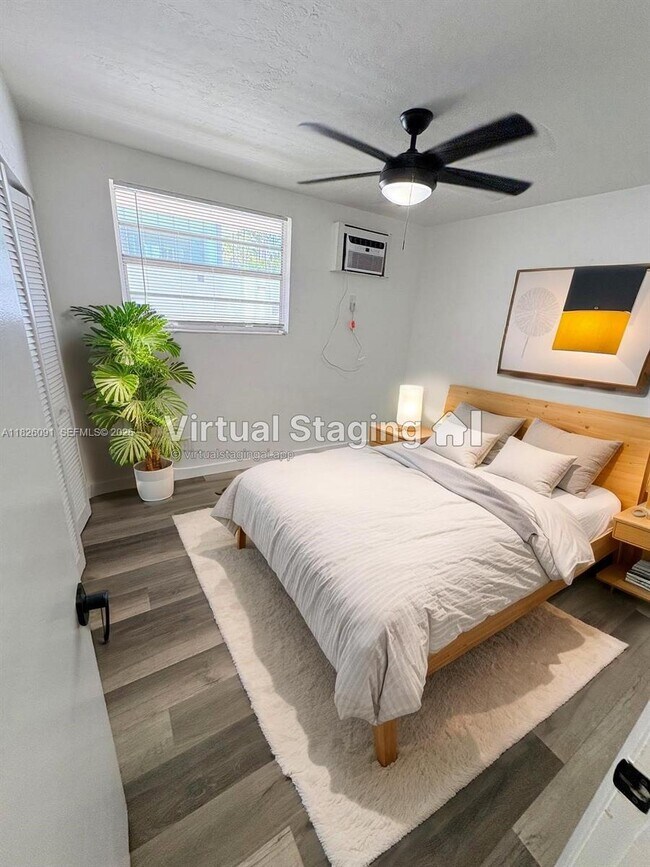 Building Photo - 505 NE 30th St