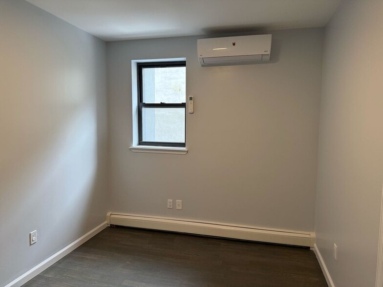 Building Photo - 2806 Mermaid Ave