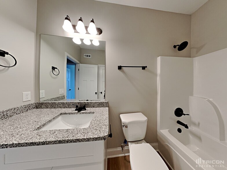 Building Photo - 317 Arbor Cir