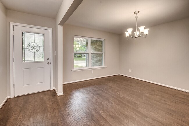 Building Photo - 158 Bluebonnet St