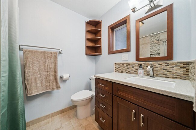 Building Photo - Beautiful Hillsdale 4 BR, 2 BA home
