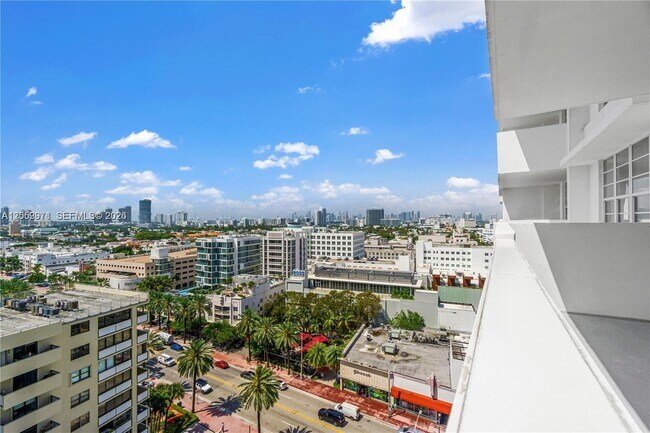 Building Photo - 100 Lincoln Rd