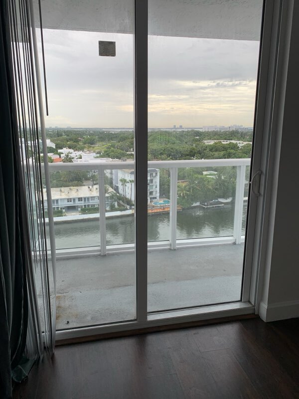 Building Photo - 2457 Collins Ave