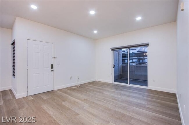 Building Photo - 7255 W Sunset Rd