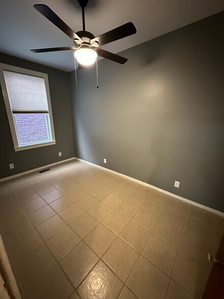 Building Photo - 2411 Vine St