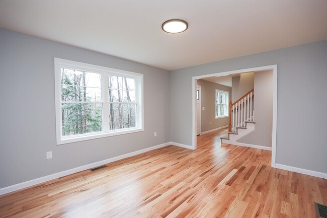 Building Photo - 231 Putnam Hill Rd