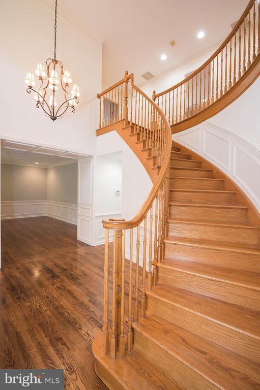 Building Photo - 5482 Royal Mile Blvd